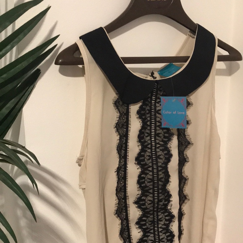 NWT-Color of love retro lace top